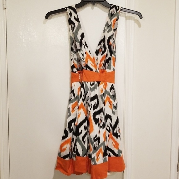 💕BEBE💕 Orange & Black Pattern Mini Dress - Picture 4 of 5